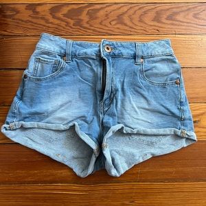 Bullhead Mom Short